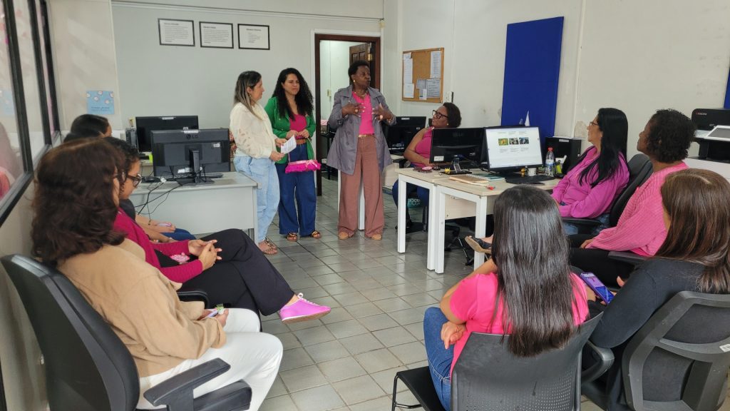 Cachoeiro realiza ação de conscientização sobre saúde da mulher no Outubro Rosa Ouvidoria promove ação de conscientização e cuidados com a saúde das servidoras - Prefeitura de Cachoeiro de Itapemirim