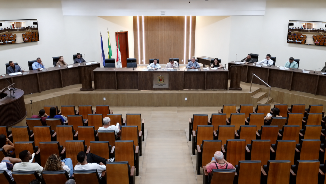 Câmara de Anchieta aprova requerimento e defende CPI da Cesan Insatisfação com a Cesan cresce na Câmara e vereadores defendem CPI da concessão