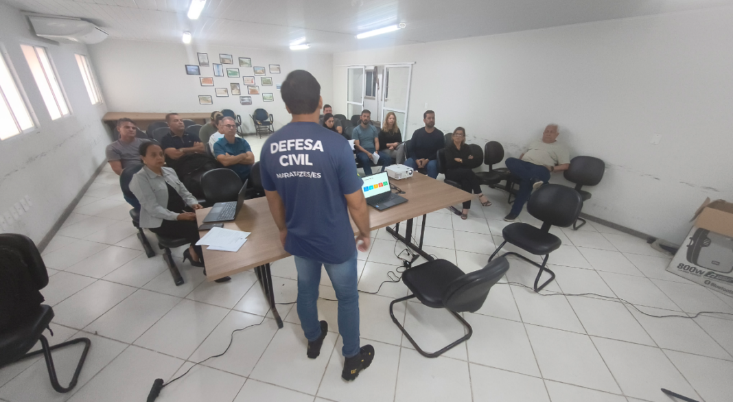 Defesa Civil de Marataízes apresenta Plano de Contingência a secretários Defesa Civil apresenta Plano de Contingência para o super El Niño a secretários municipais de Marataízes