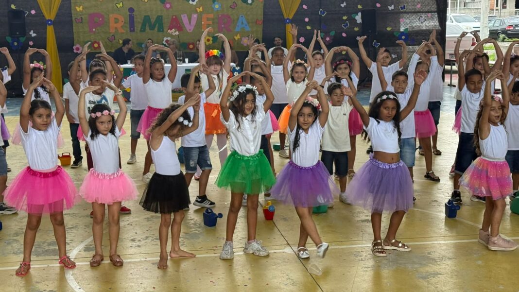 Escola Laura Freire Brumana celebra a Primavera em Marataízes Escola Laura Freire Brumana faz festa da Primavera para estudantes de Marataízes