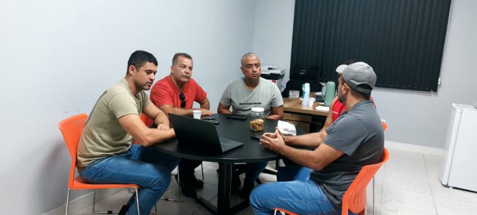Guarda-vidas de Marataízes se tornam guardiões do ecossistema praia Prefeitura sensibiliza guarda-vidas a se tornarem guardiões do Ecossistema Praia