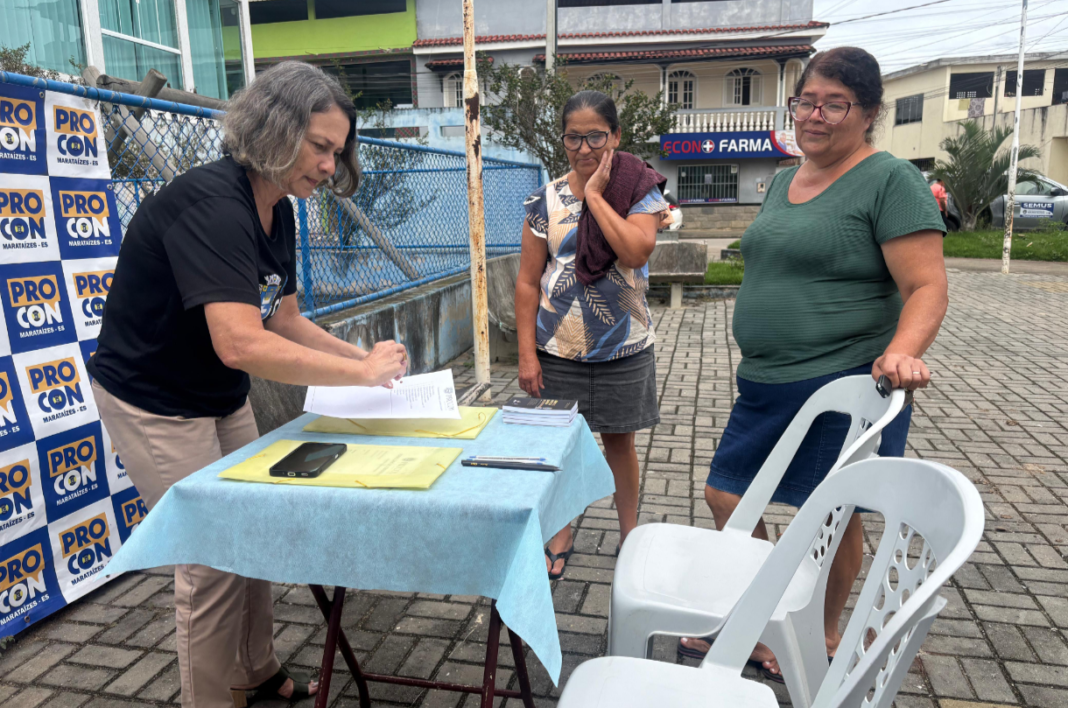 Procon nos Bairros realiza atendimento na comunidade de Jacarandá Procon nos Bairros chega à localidade de Jacarandá, em Marataízes